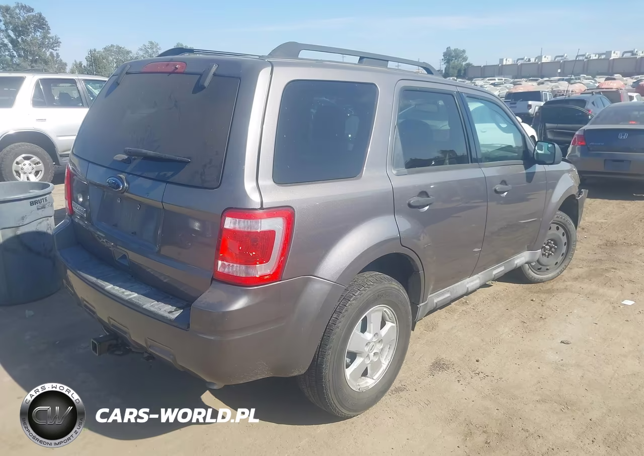 2011 Ford Escape Xlt VIN:1FMCU0D70BKC10898 - 4