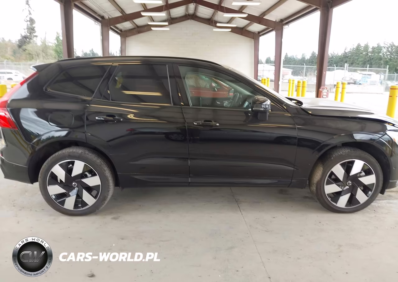 2025 Volvo Xc60 Plug-In Hybrid Plus, T8 Awd Electric-Gasoline, Dark VIN:YV4H60RC7S1102159 - 13