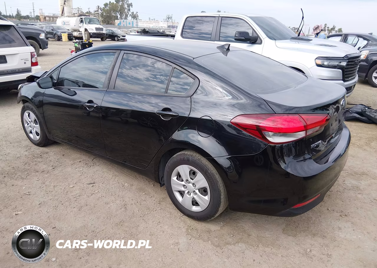 2017 Kia Forte Lx VIN:3KPFL4A7XHE123389 - 3
