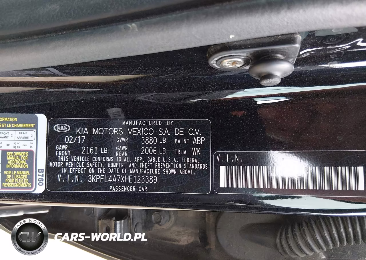 2017 Kia Forte Lx VIN:3KPFL4A7XHE123389 - 9