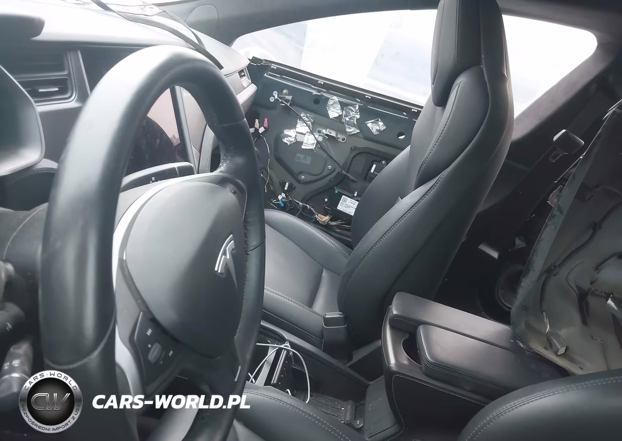 2018 Tesla Model S VIN:5YJSA1E2XJF273374 - 17