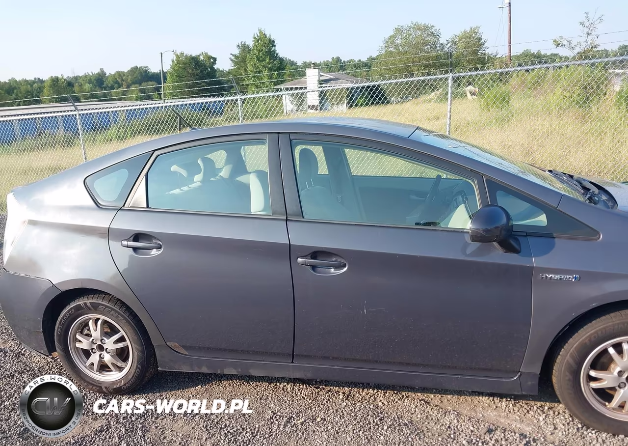 2011 Toyota Prius Two VIN:JTDKN3DU3B0264700 - 13