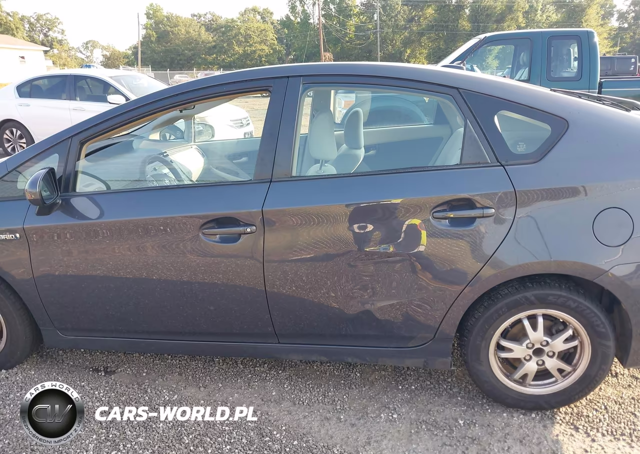 2011 Toyota Prius Two VIN:JTDKN3DU3B0264700 - 14