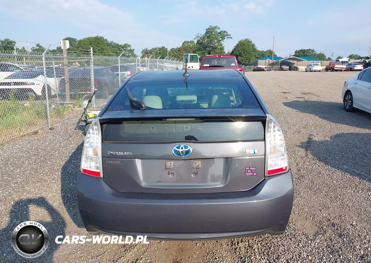 2011 Toyota Prius Two VIN:JTDKN3DU3B0264700 - 16