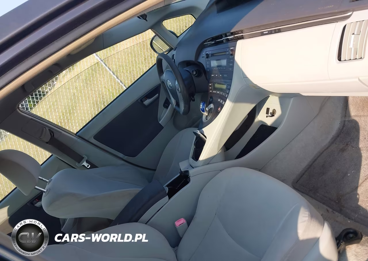 2011 Toyota Prius Two VIN:JTDKN3DU3B0264700 - 5