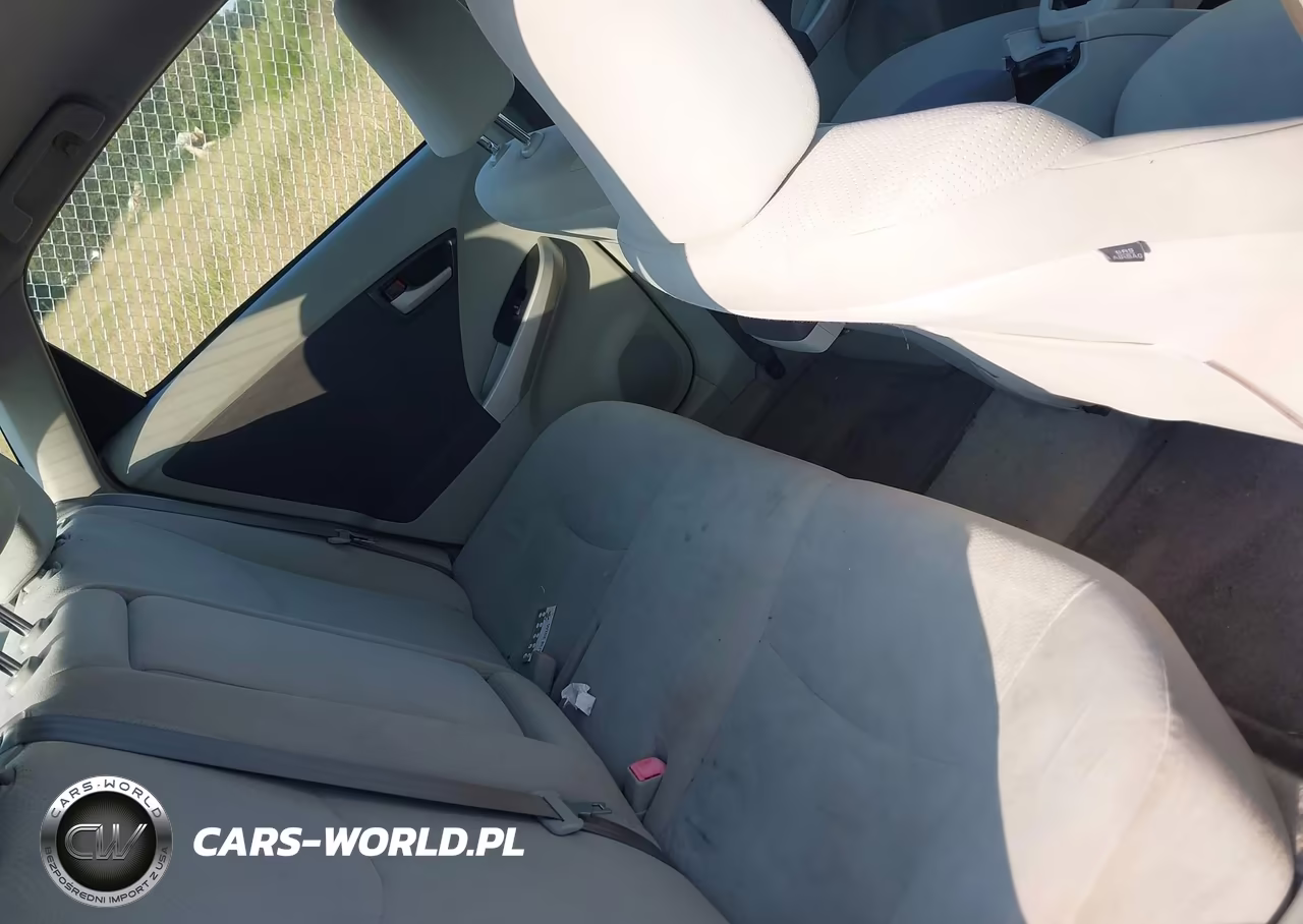 2011 Toyota Prius Two VIN:JTDKN3DU3B0264700 - 8