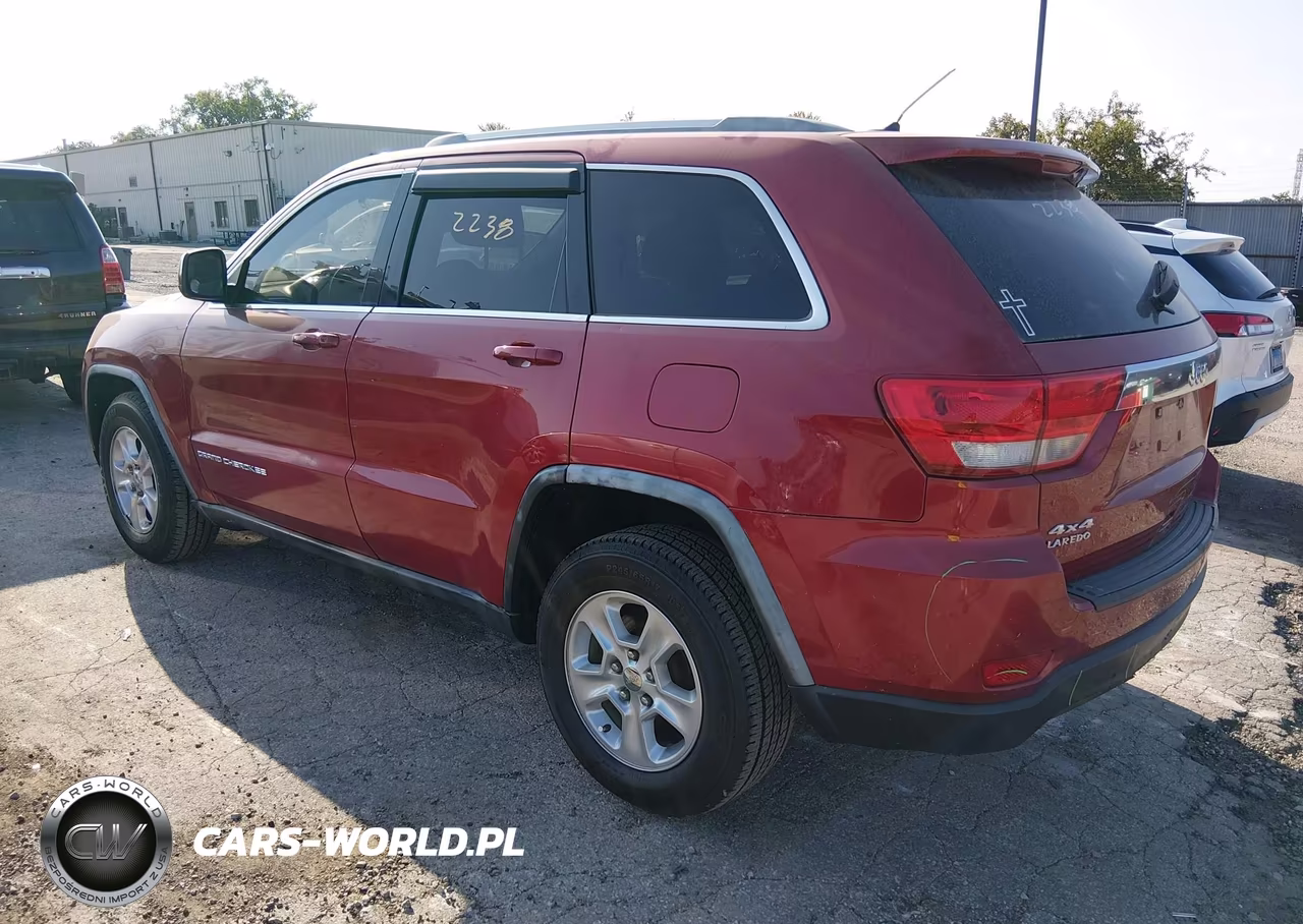 2011 Jeep Grand Cherokee Laredo VIN:1J4RR4GG7BC585453 - 3