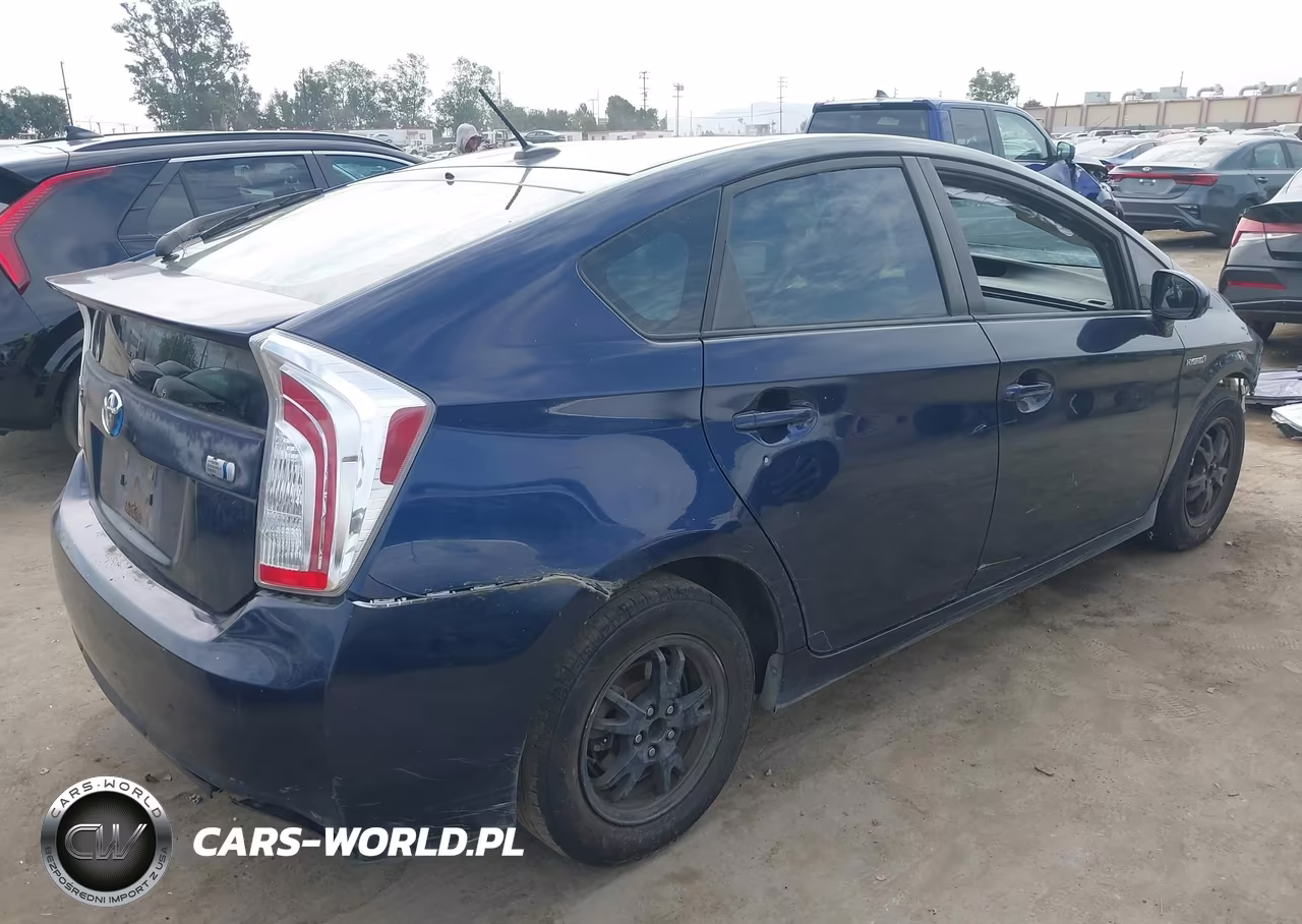 2013 Toyota Prius Three VIN:JTDKN3DU5D1731175 - 4