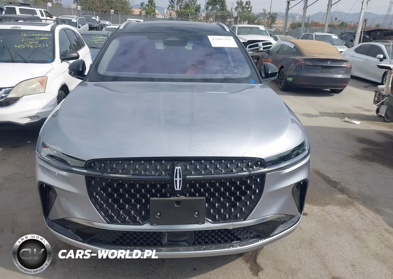 2025 Lincoln Nautilus Black Label VIN:5LMPJ9J49SJ963423 - 12