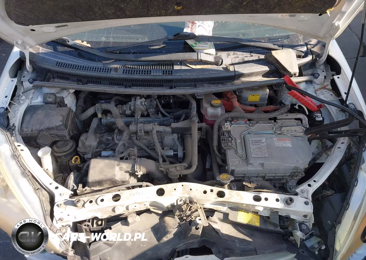 2013 Toyota Prius C Three VIN:JTDKDTB39D1543370 - 10