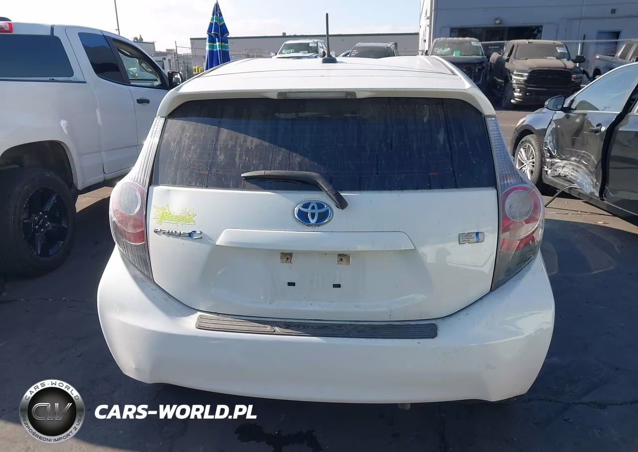 2013 Toyota Prius C Three VIN:JTDKDTB39D1543370 - 16