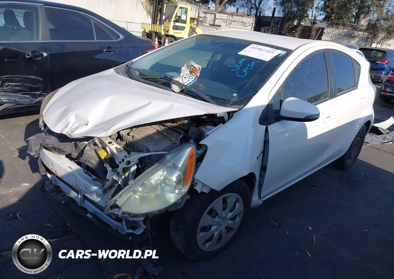 2013 Toyota Prius C Three VIN:JTDKDTB39D1543370 - 2