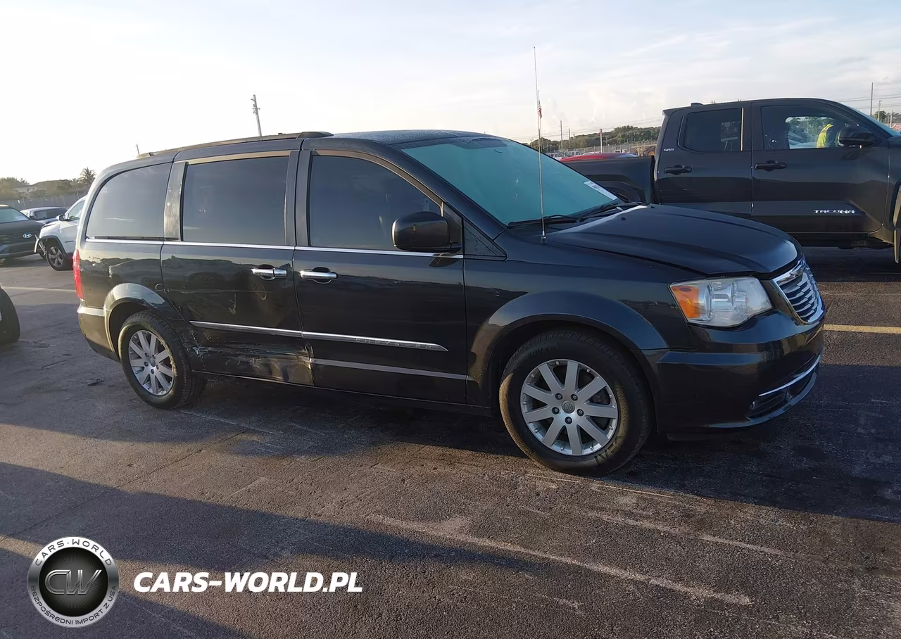 2014 Chrysler Town & Country Touring – zdjęcie 1 z 16