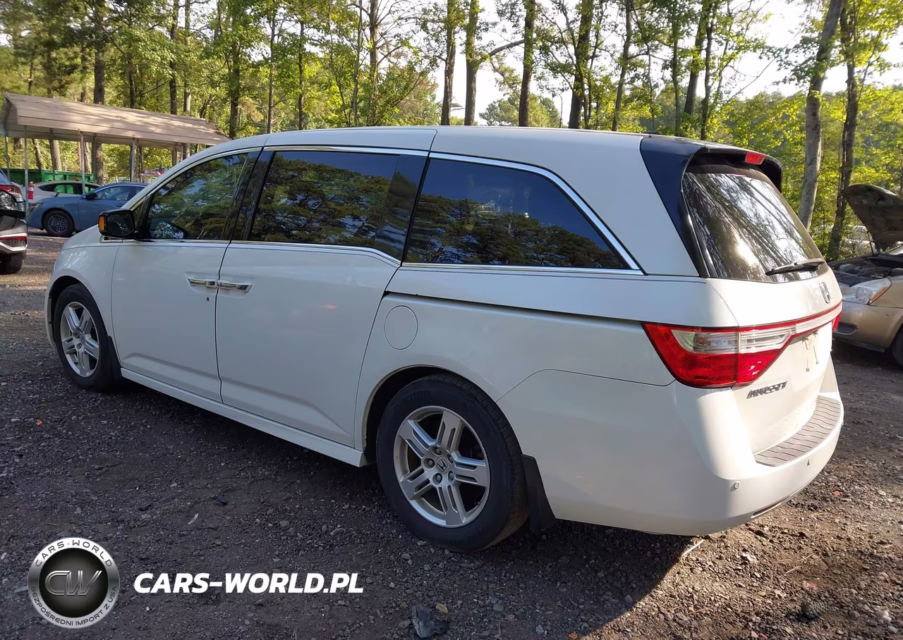 2013 Honda Odyssey Touring-Touring Elite VIN:5FNRL5H94DB001979 - 3