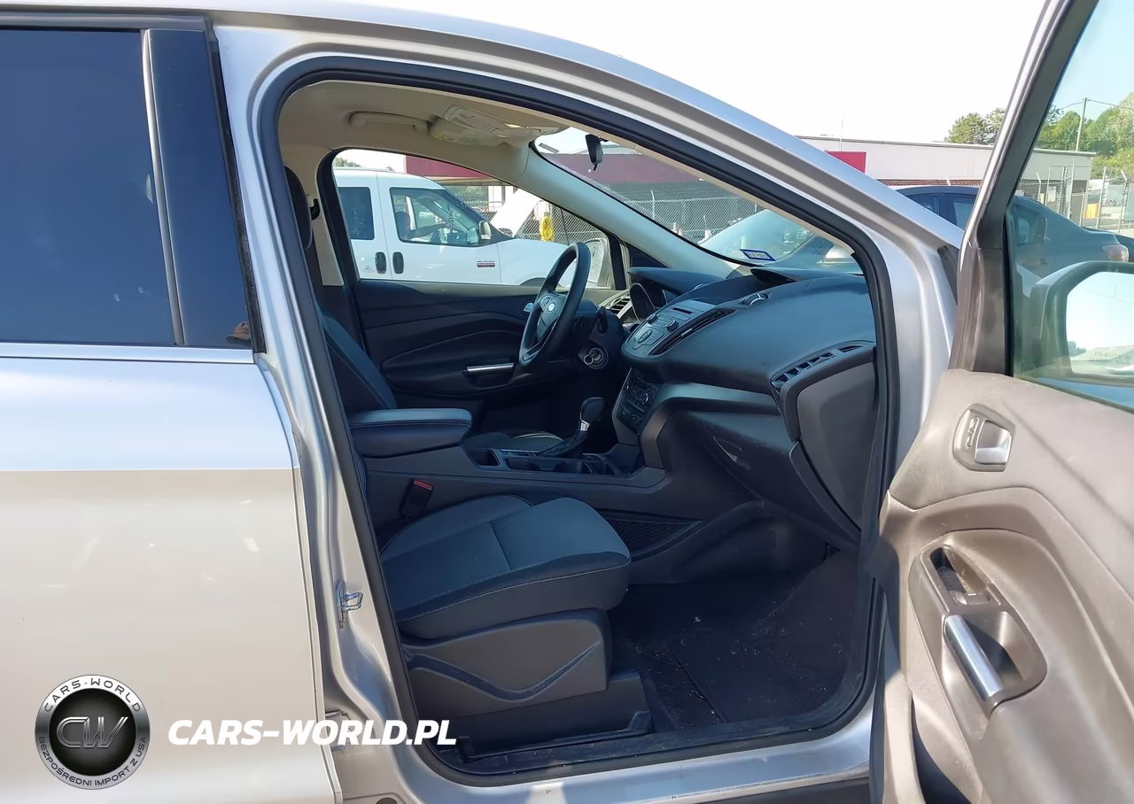 2017 Ford Escape Se VIN:1FMCU0GD4HUE71403 - 5