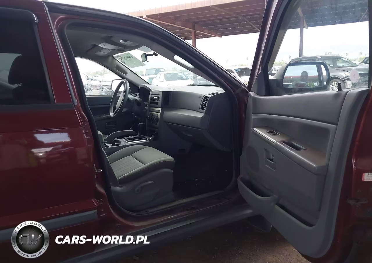 2007 Jeep Grand Cherokee Laredo VIN:1J8GR48K47C567878 - 5