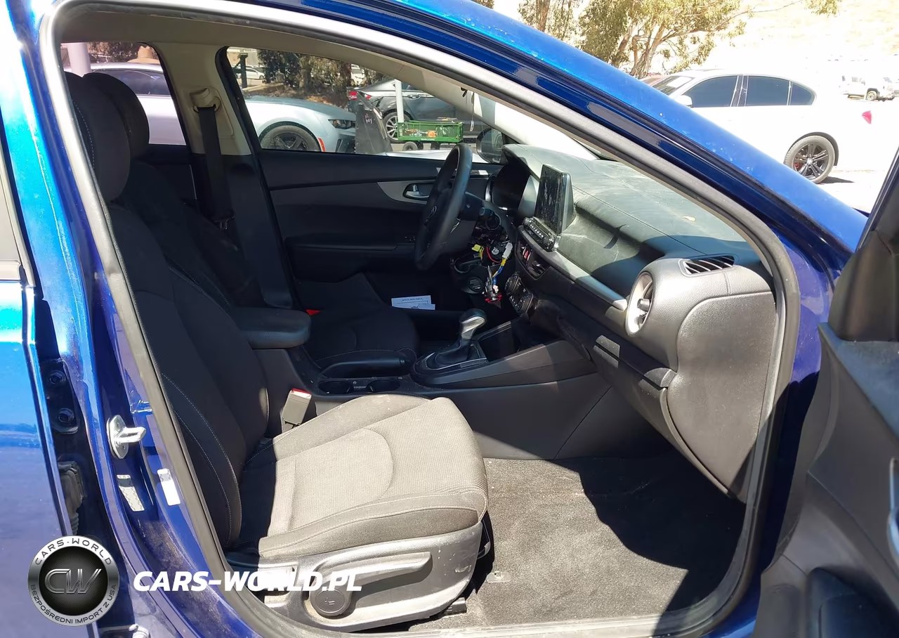 2019 Kia Forte Lxs VIN:3KPF24AD6KE115130 - 5