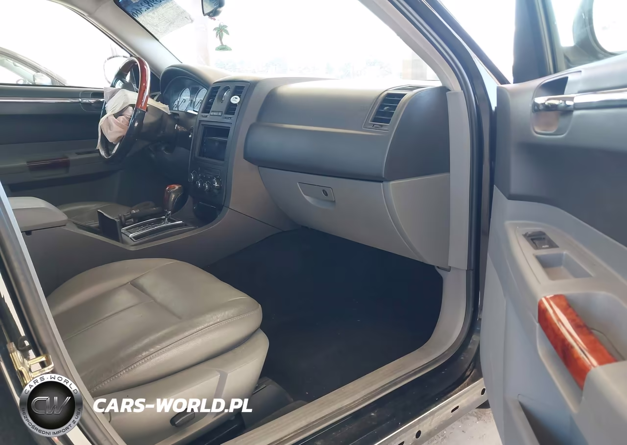 2005 Chrysler 300 Touring VIN:2C3AA53G05H153573 - 5