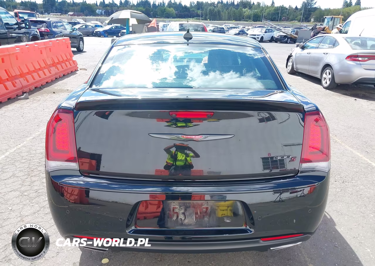 2022 Chrysler 300 S VIN:2C3CCABT0NH193792 - 16