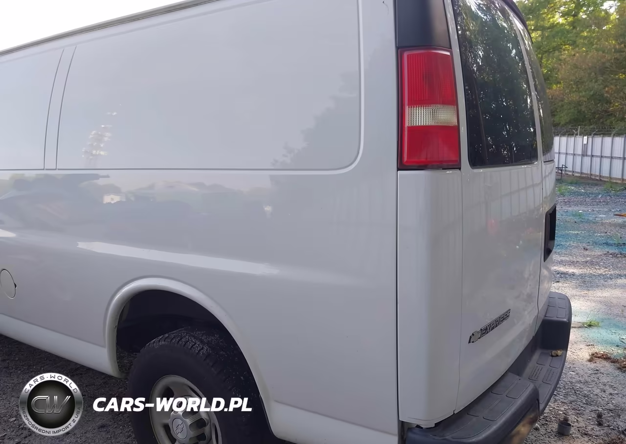 2018 Chevrolet Express 2500 Work Van VIN:1GCWGBFP1J1257167 - 3