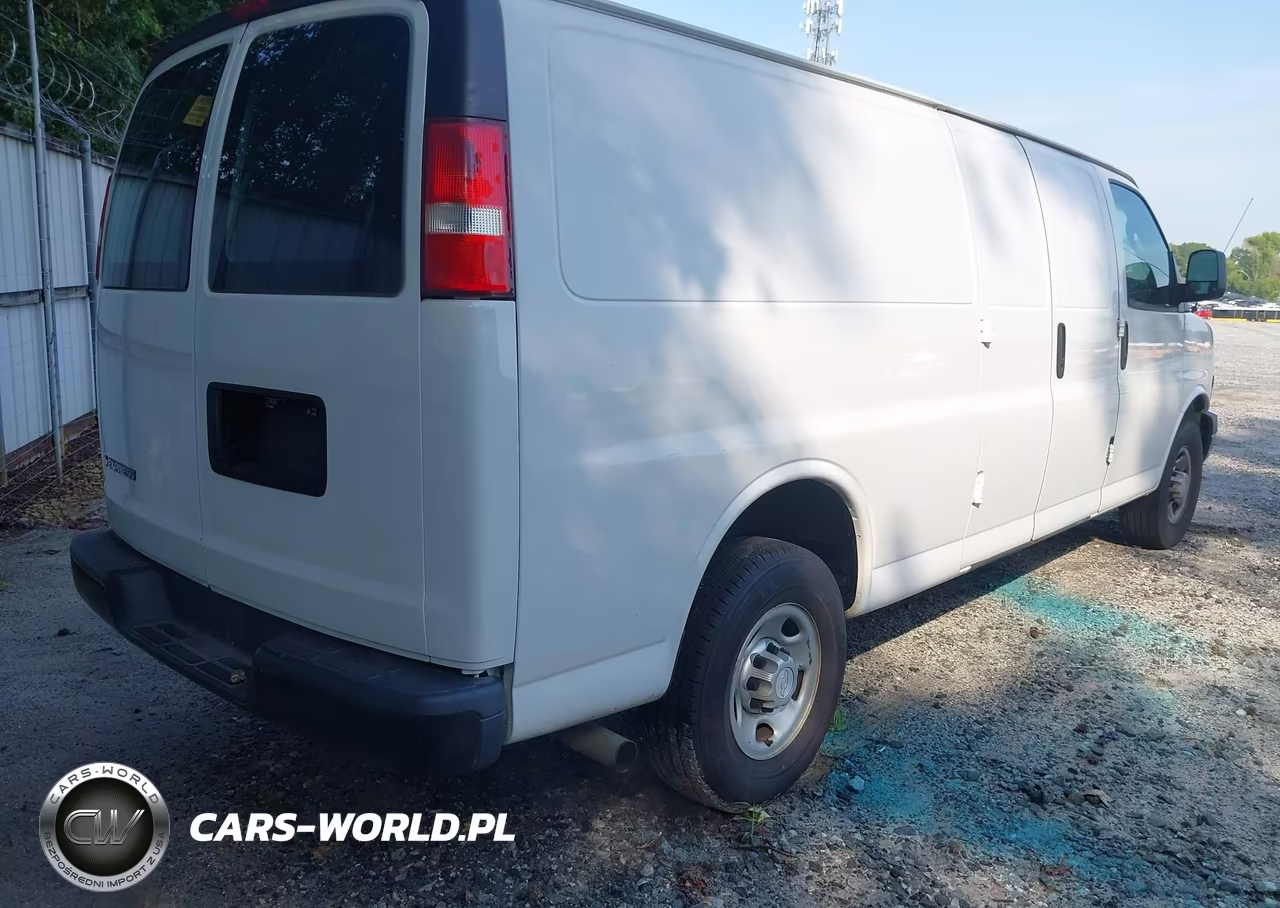 2018 Chevrolet Express 2500 Work Van VIN:1GCWGBFP1J1257167 - 4