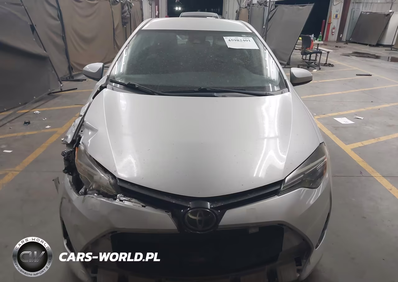 2018 Toyota Corolla Le VIN:2T1BURHE1JC034327 - 12