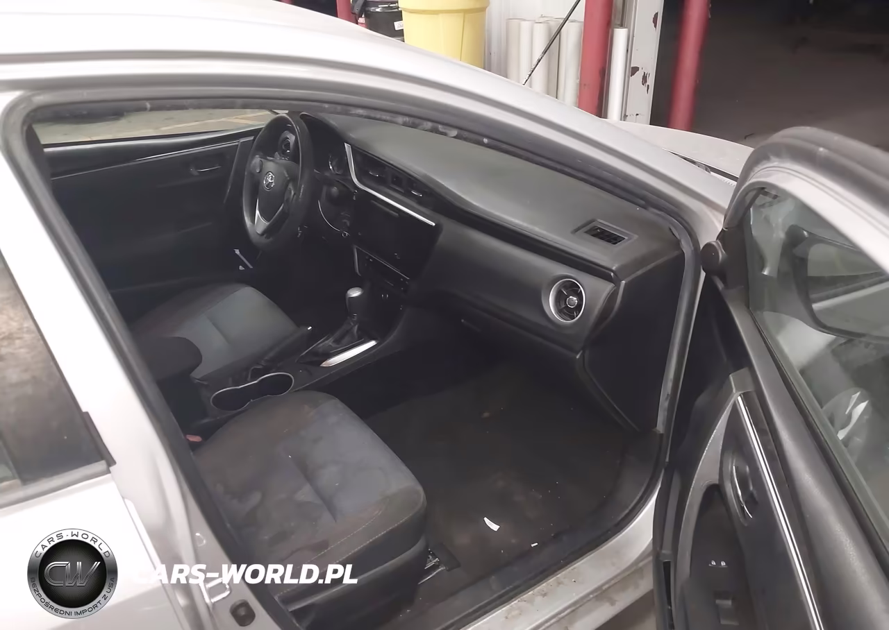 2018 Toyota Corolla Le VIN:2T1BURHE1JC034327 - 5