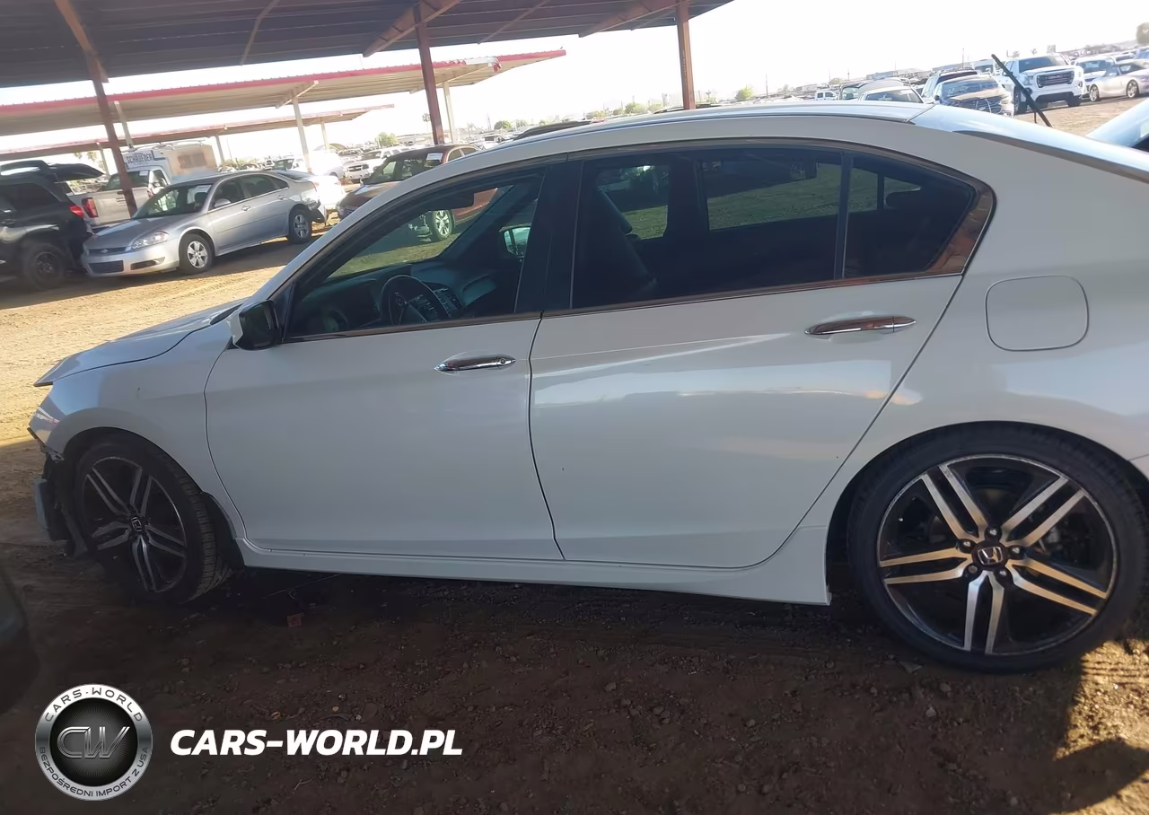 2017 Honda Accord Sport VIN:1HGCR2F5XHA123197 - 14