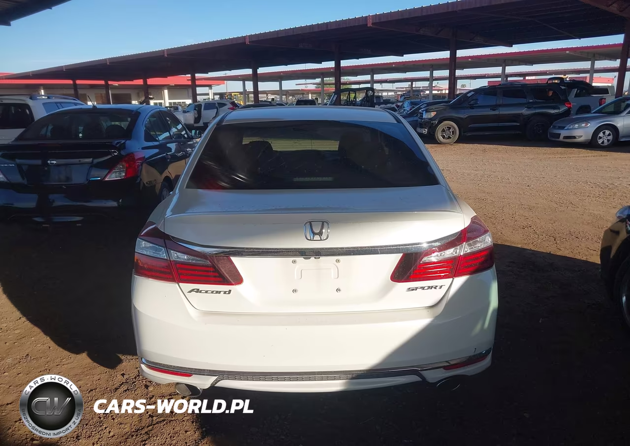 2017 Honda Accord Sport VIN:1HGCR2F5XHA123197 - 16