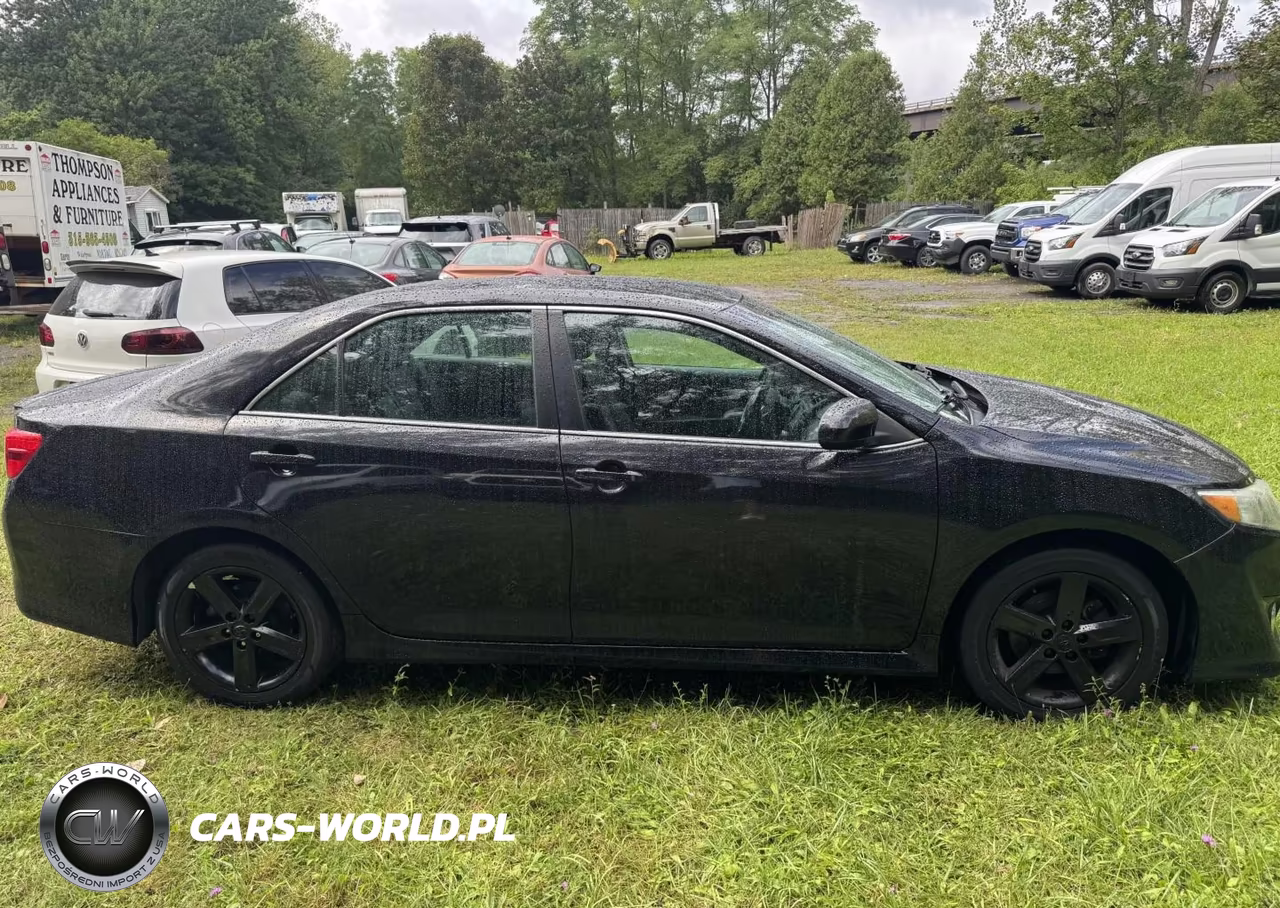 2014 Toyota Camry Se VIN:4T1BF1FK5EU311196 - 4