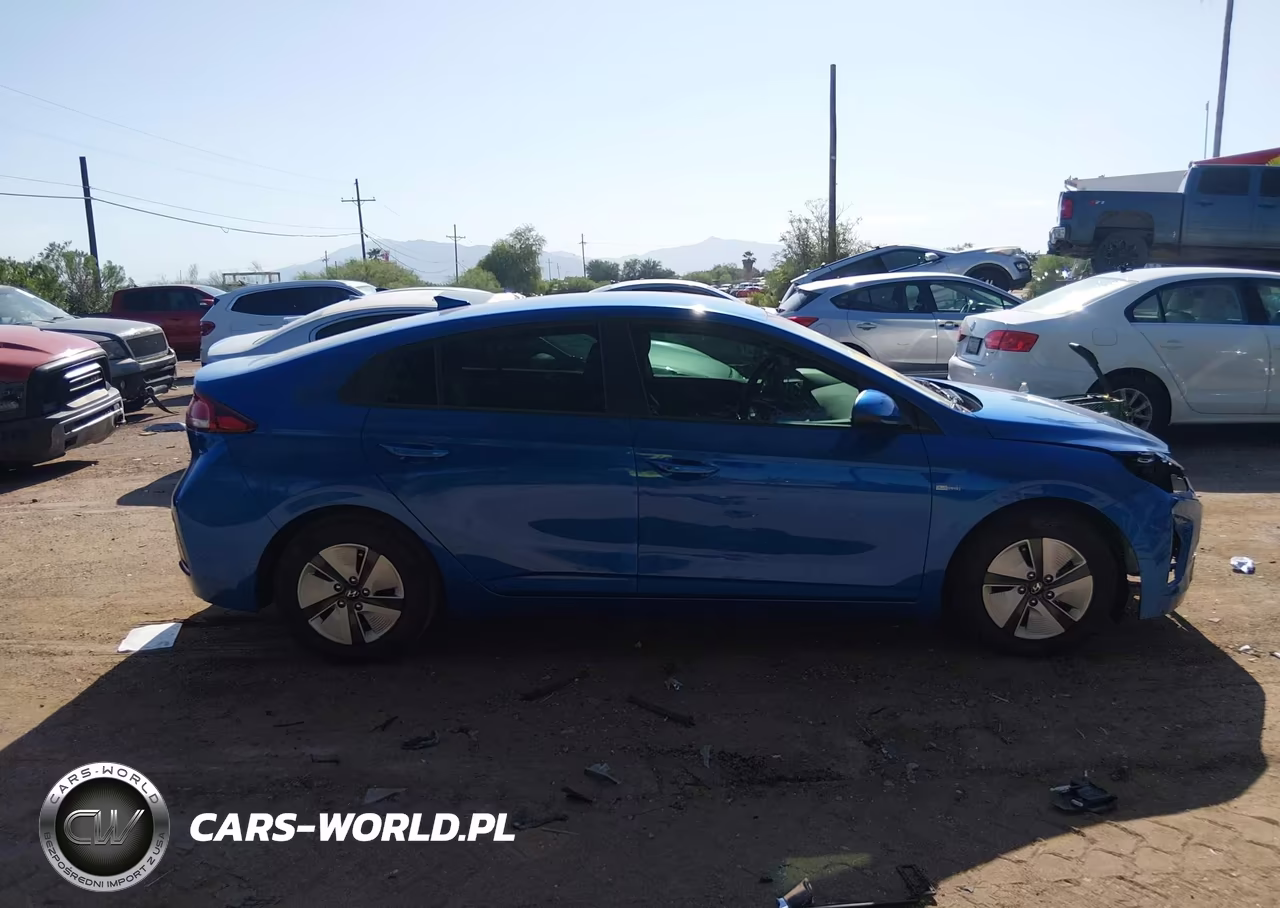2017 Hyundai Ioniq Hybrid Blue VIN:KMHC65LC3HU058179 - 13