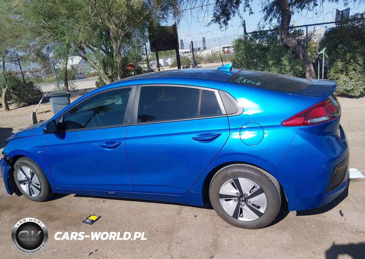 2017 Hyundai Ioniq Hybrid Blue VIN:KMHC65LC3HU058179 - 14