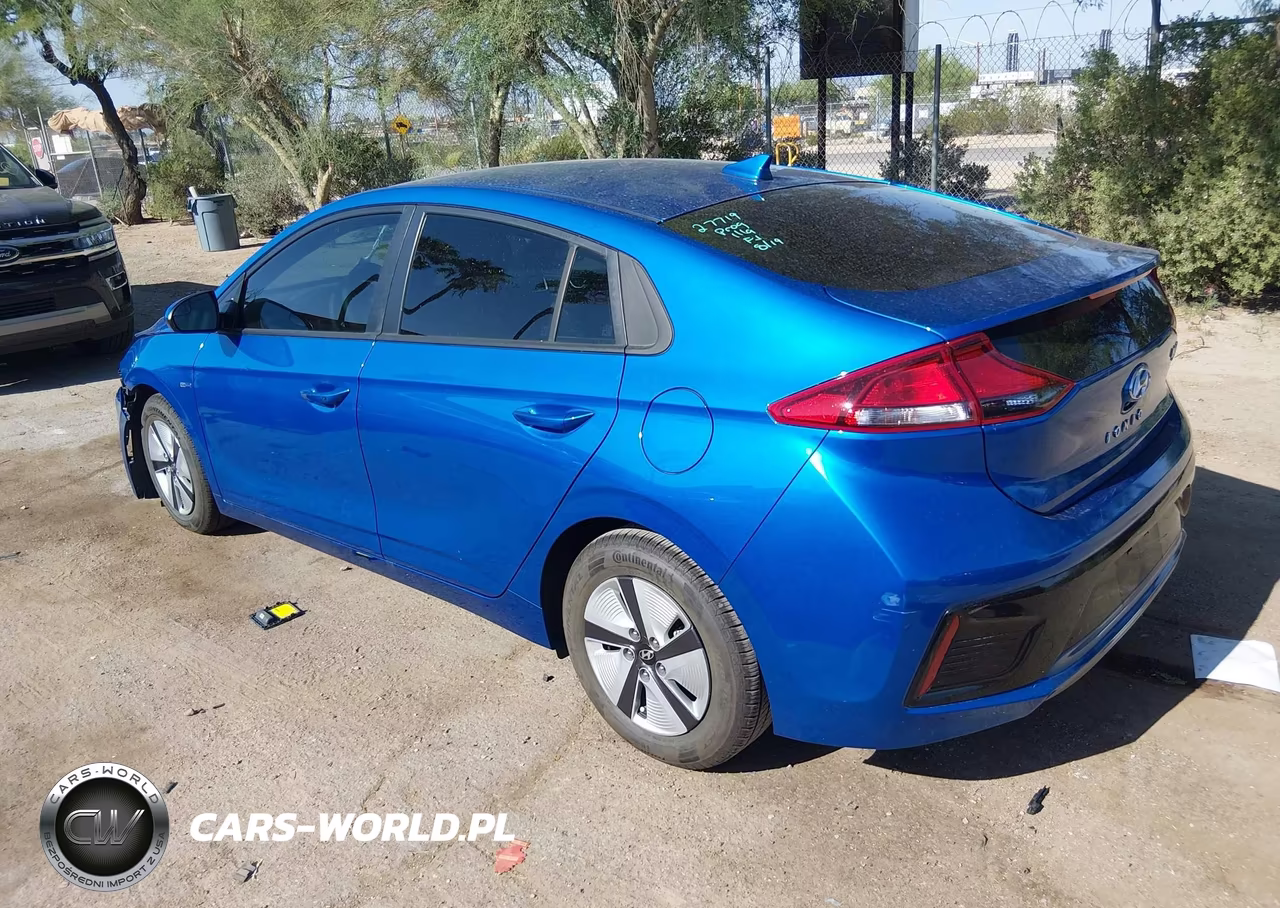 2017 Hyundai Ioniq Hybrid Blue VIN:KMHC65LC3HU058179 - 3