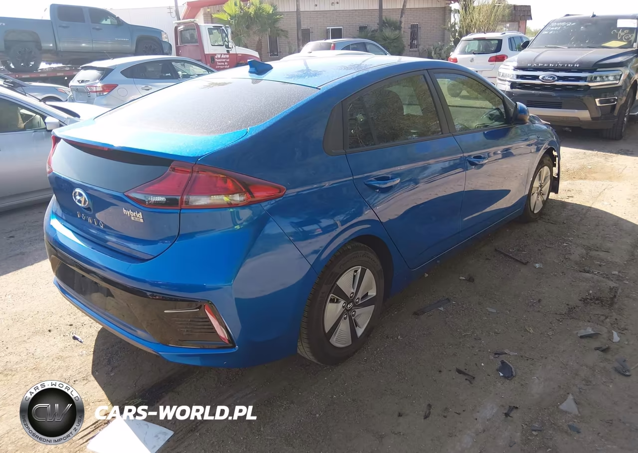 2017 Hyundai Ioniq Hybrid Blue VIN:KMHC65LC3HU058179 - 4
