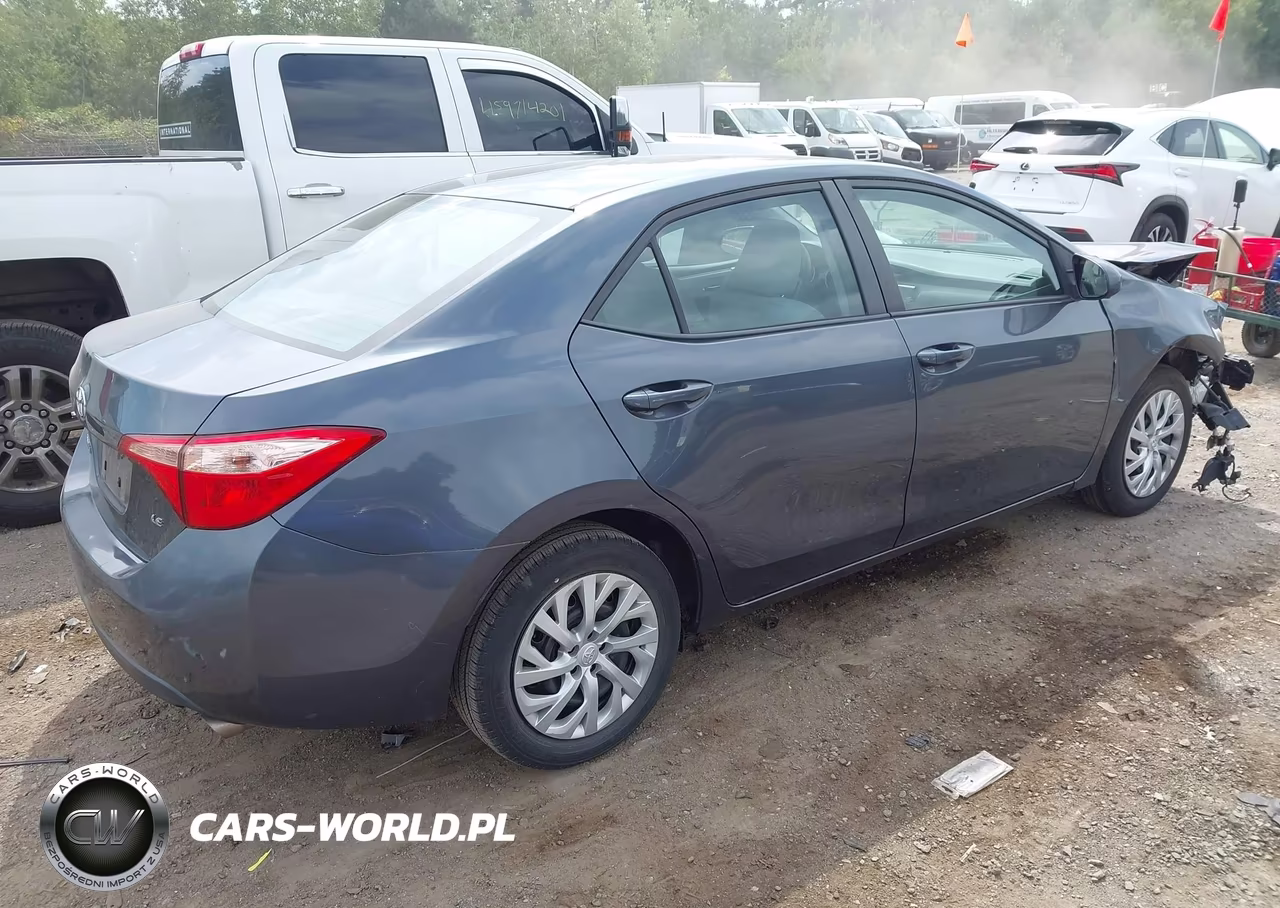 2017 Toyota Corolla Le VIN:2T1BURHE2HC832099 - 4