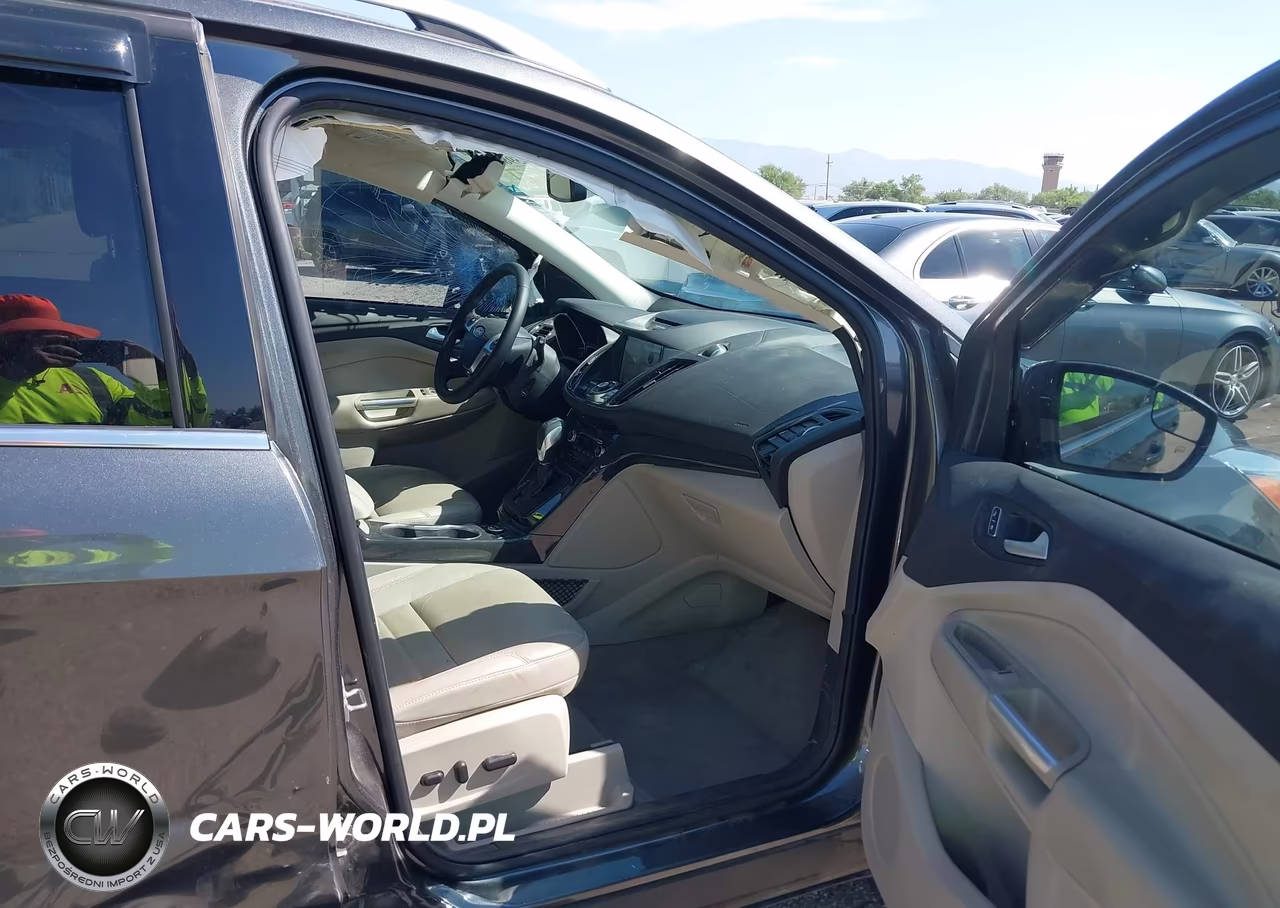 2016 Ford Escape Titanium VIN:1FMCU0J90GUB73160 - 5