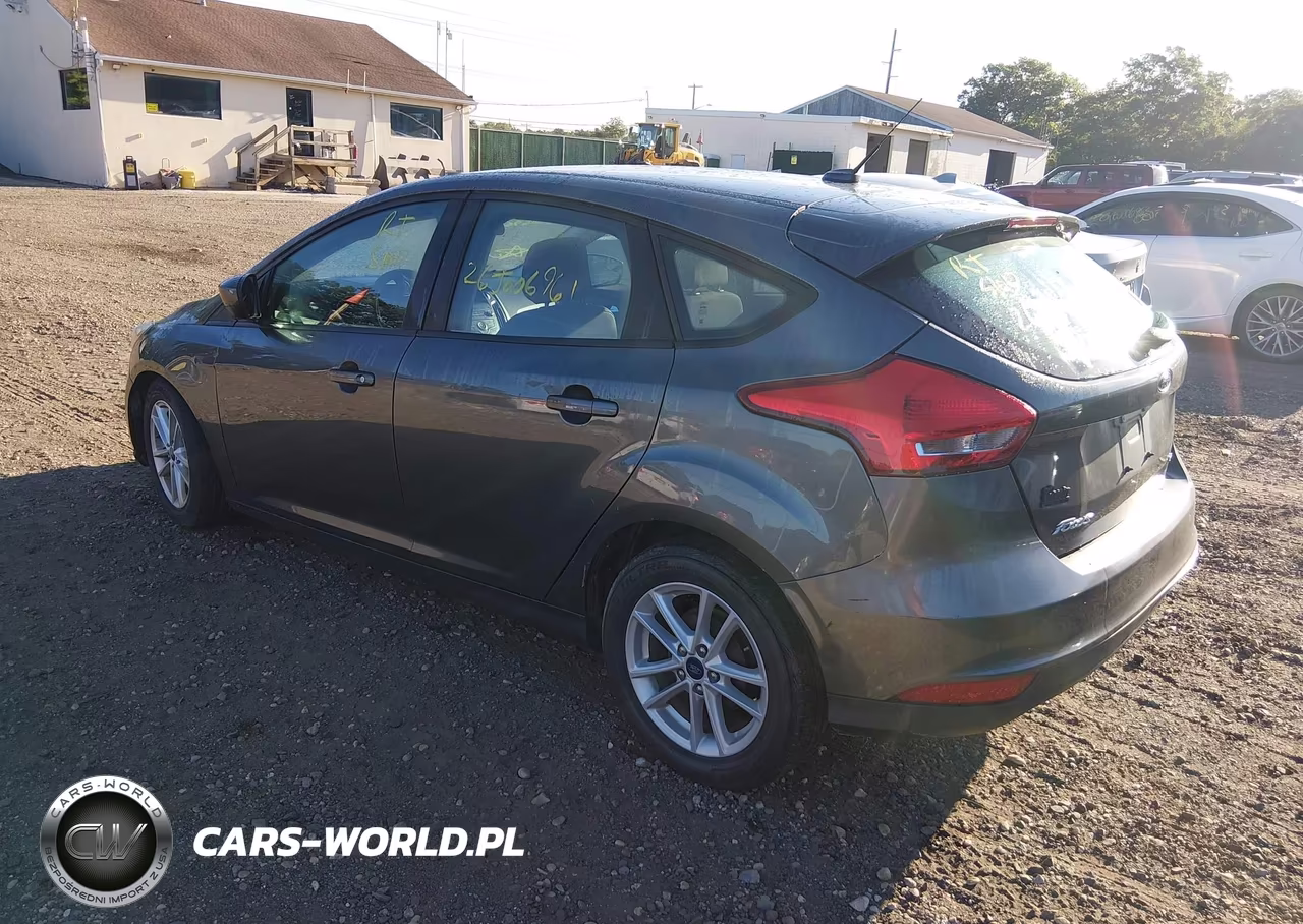2018 Ford Focus Se VIN:1FADP3K28JL307094 - 3