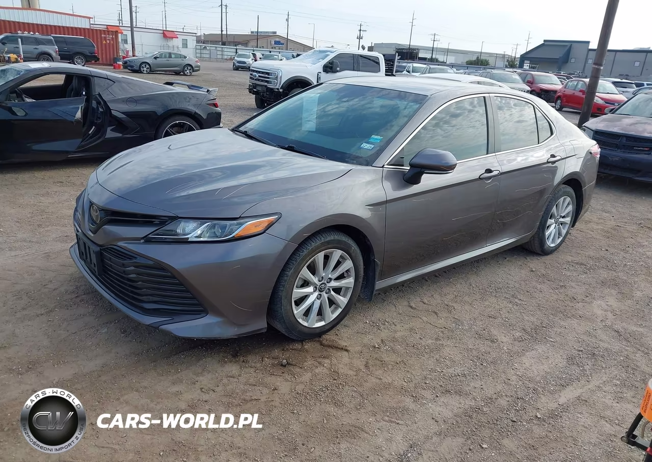 2018 Toyota Camry Le VIN:4T1B11HK5JU558658 - 2