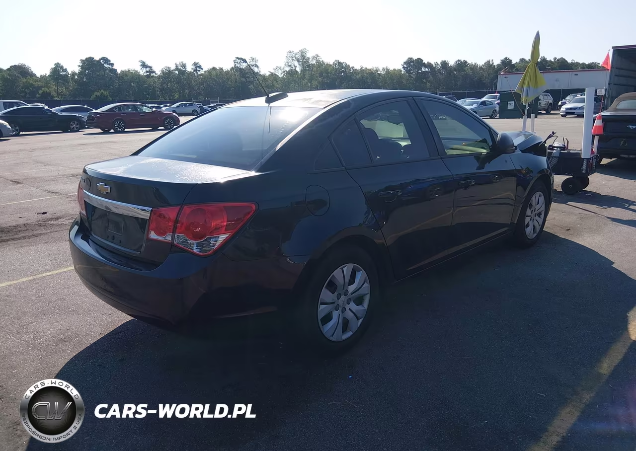 2015 Chevrolet Cruze Ls Auto VIN:1G1PA5SH2F7180439 - 4