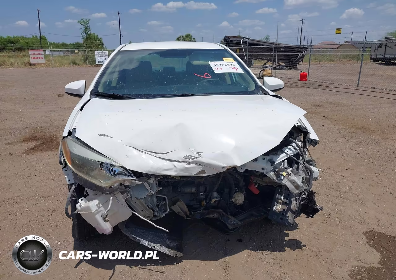 2015 Toyota Corolla Le VIN:5YFBURHE3FP259775 - 13