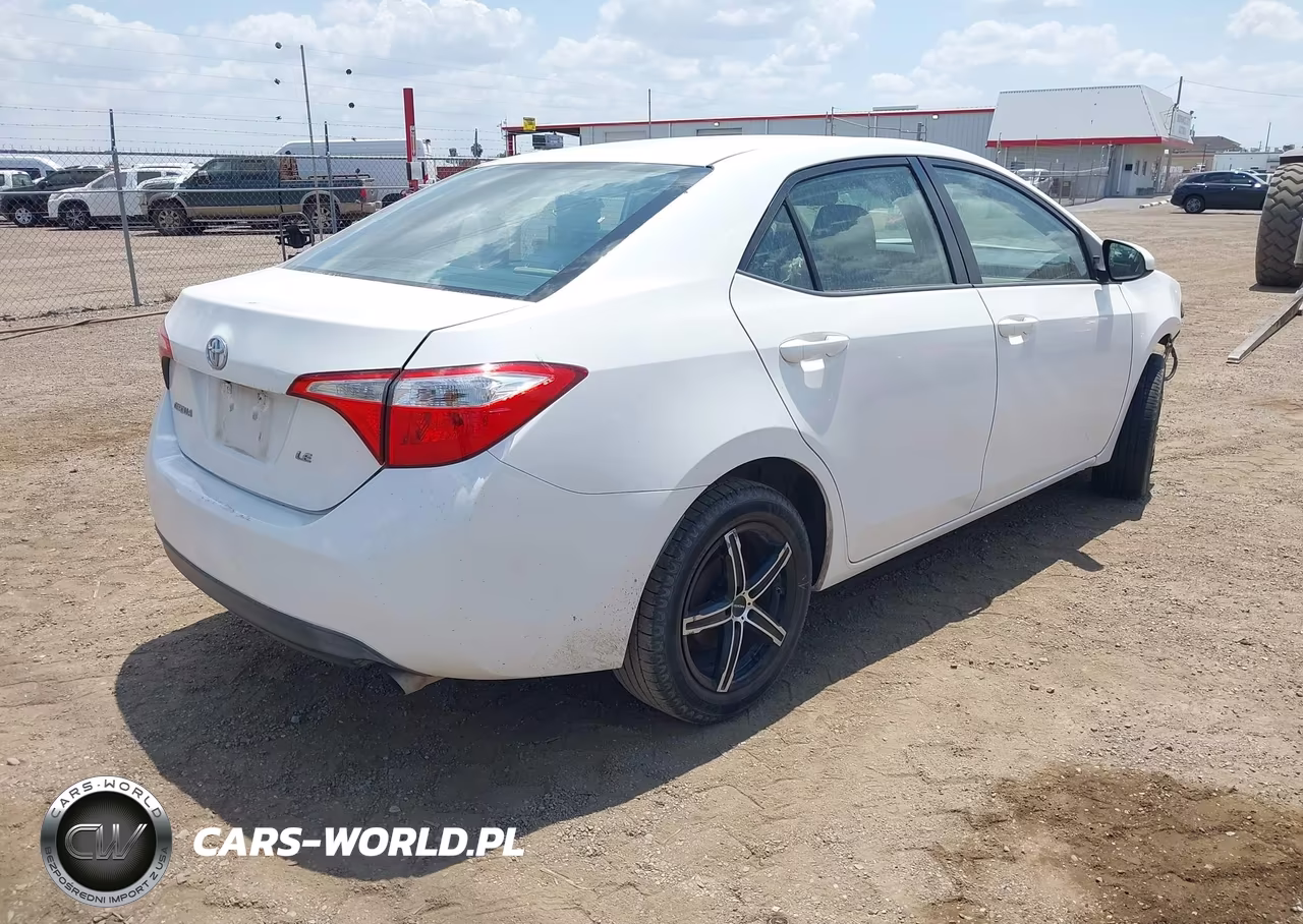 2015 Toyota Corolla Le VIN:5YFBURHE3FP259775 - 4