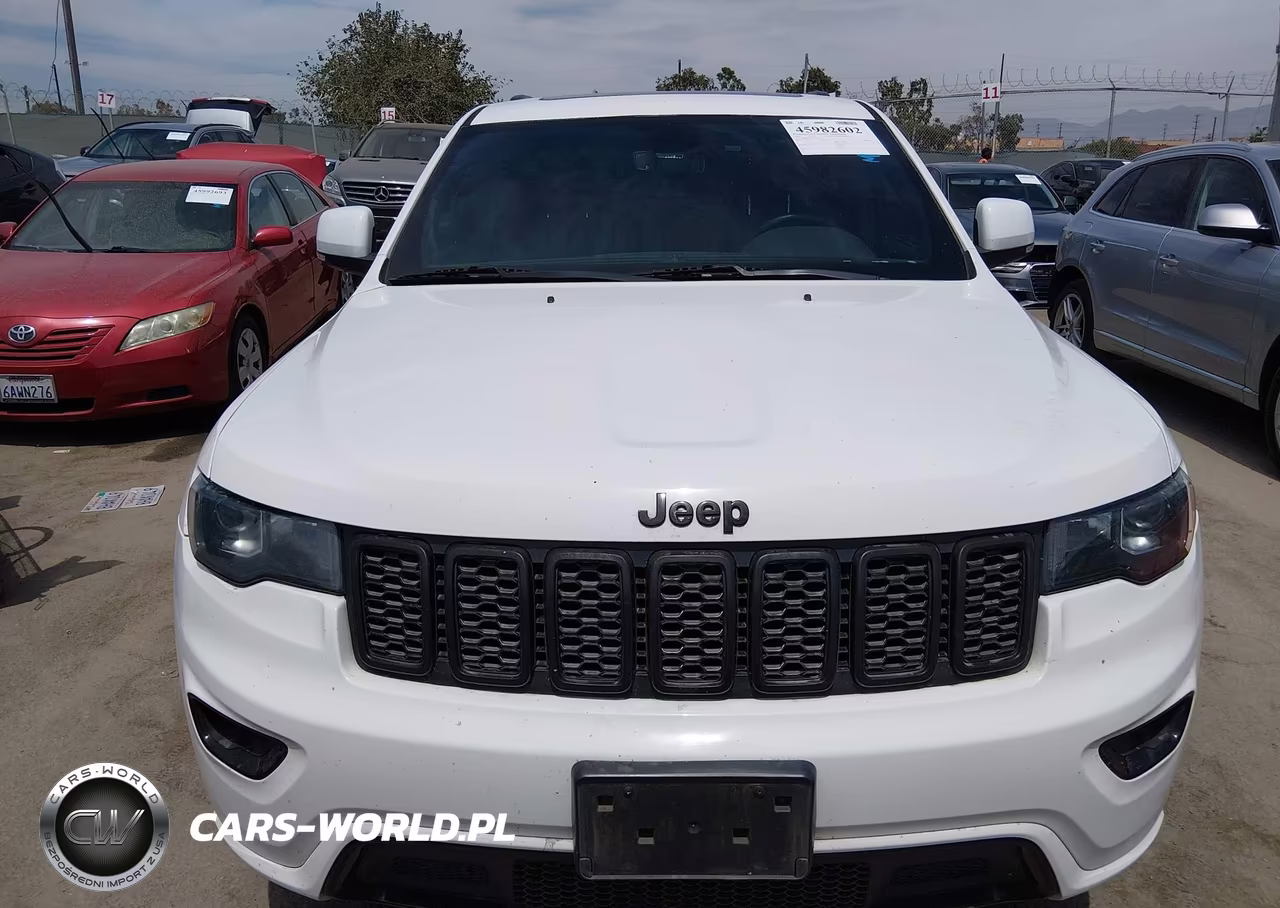 2019 Jeep Grand Cherokee Altitude 4X4 VIN:1C4RJFAG0KC625504 - 12