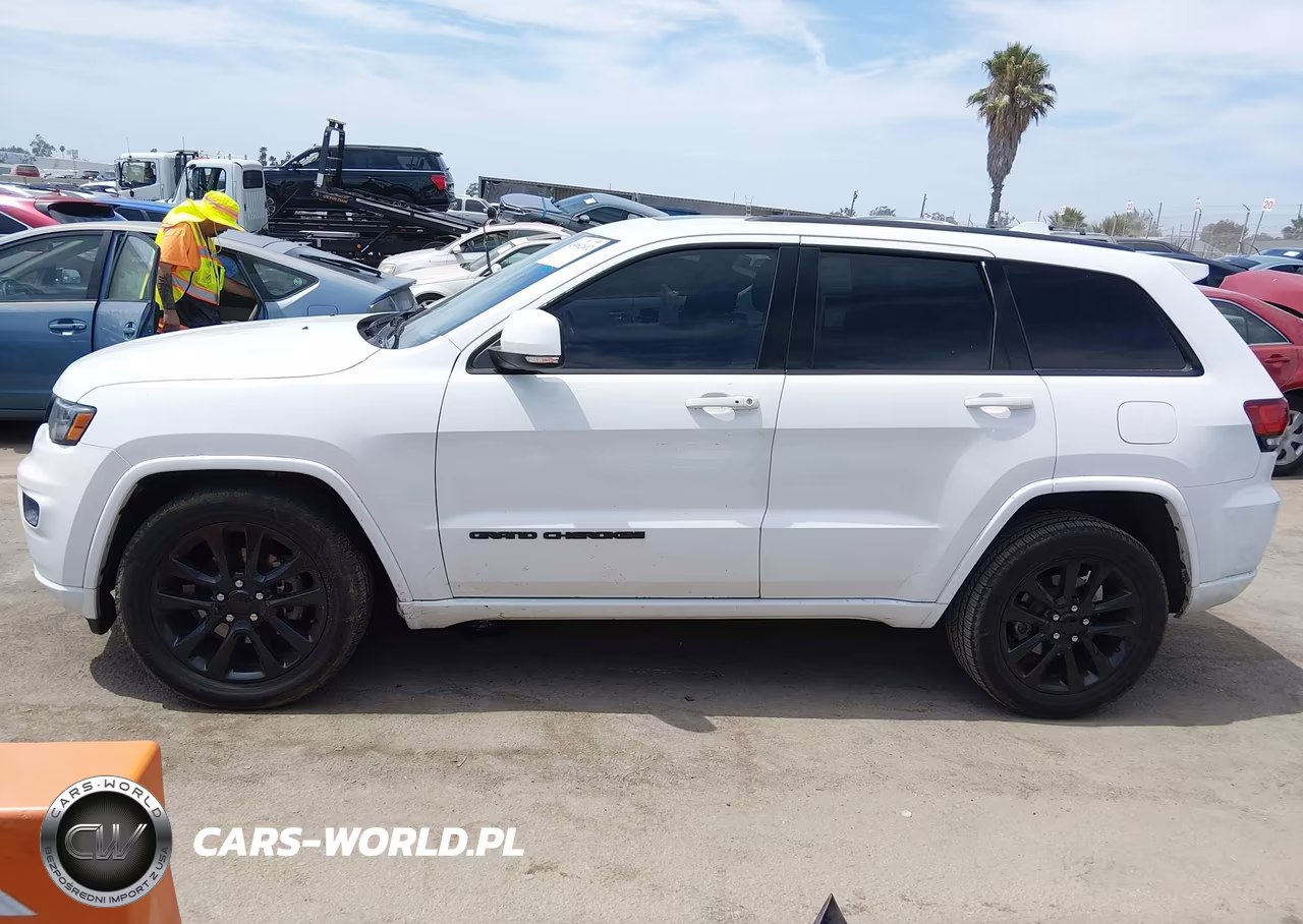2019 Jeep Grand Cherokee Altitude 4X4 VIN:1C4RJFAG0KC625504 - 14