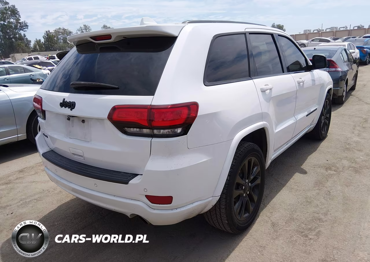 2019 Jeep Grand Cherokee Altitude 4X4 VIN:1C4RJFAG0KC625504 - 4