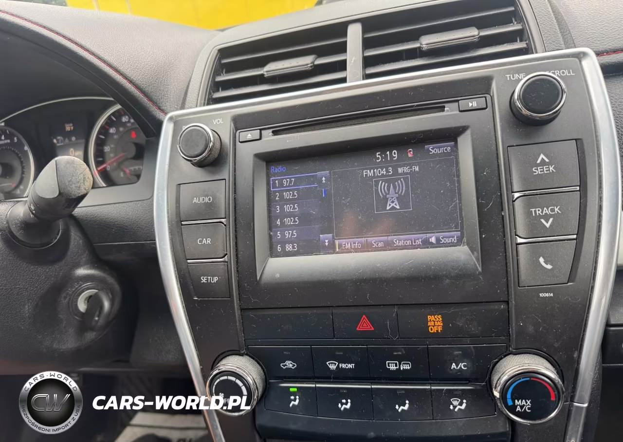 2016 Toyota Camry Se VIN:4T1BF1FK5GU135558 - 10