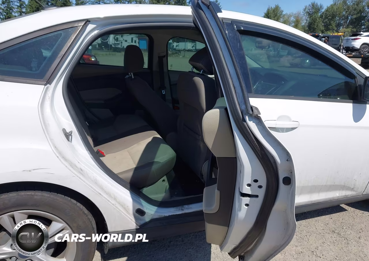 2014 Ford Focus Se VIN:1FADP3F24EL325219 - 8