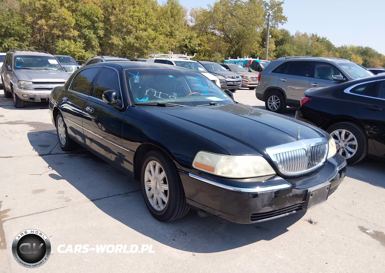 2011 Lincoln Town Car Signature Limited – zdjęcie 1 z 16