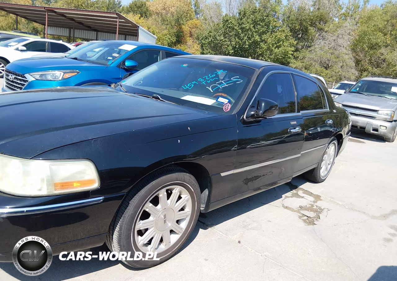 2011 Lincoln Town Car Signature Limited VIN:2LNBL8CVXBX751743 - 14