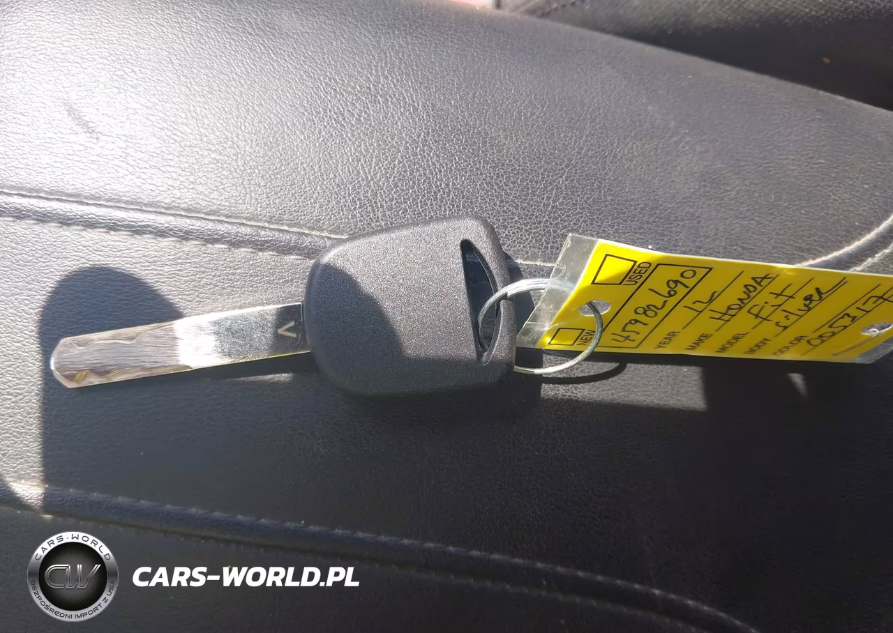 2012 Honda Fit VIN:JHMGE8H32CS005317 - 11