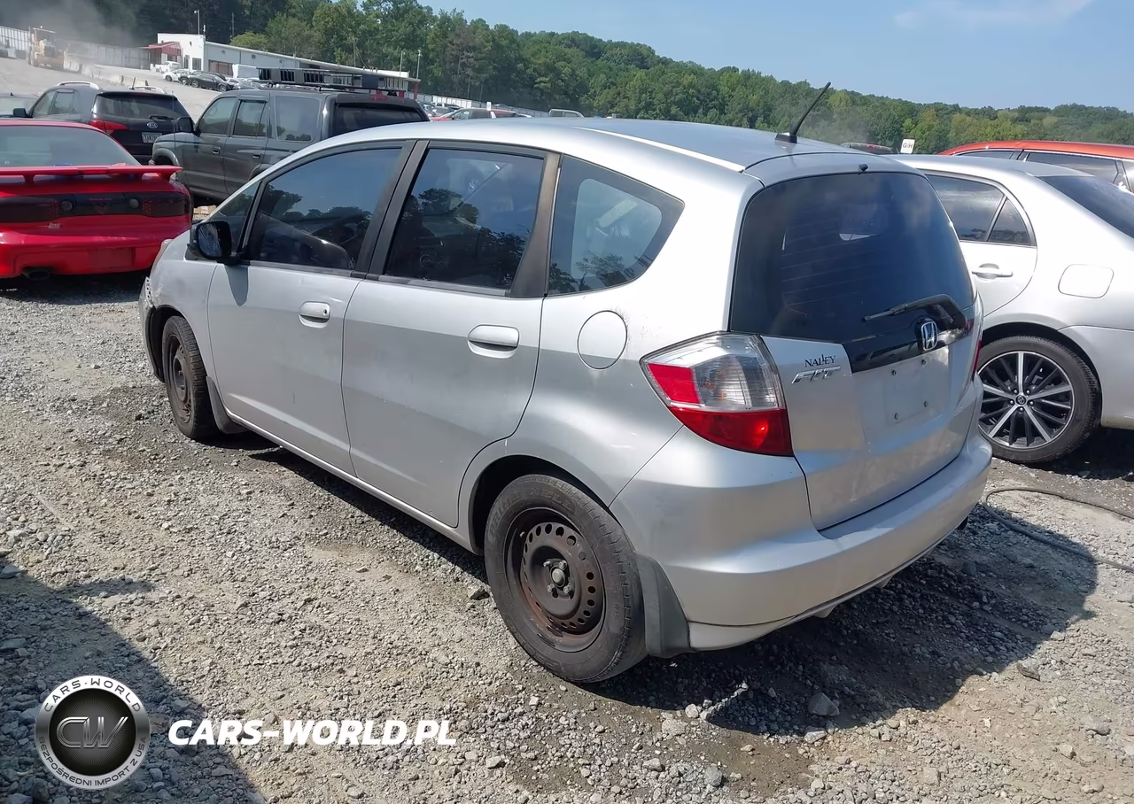 2012 Honda Fit VIN:JHMGE8H32CS005317 - 3